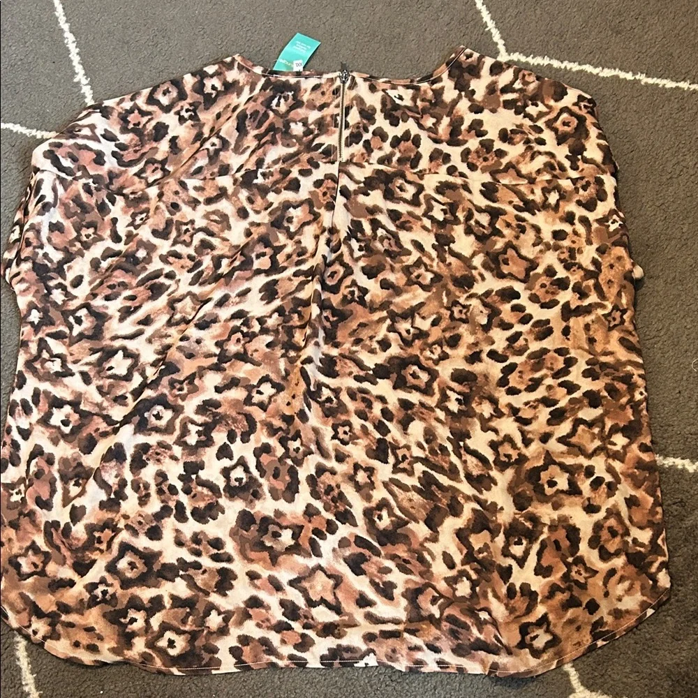 Maurices
Delton Zipper Back Blouse Leopard Print Top - Picture 3 of 10